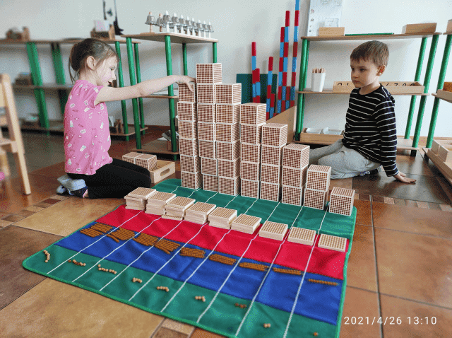 ŻŁOBEK MONTESSORI I PRZEDSZKOLE NIEPUBLICZNE DOMEK PRZEDSZKOLAKA MONTESSORI DANUTA KARCZEWSKA — zdjęcie 2